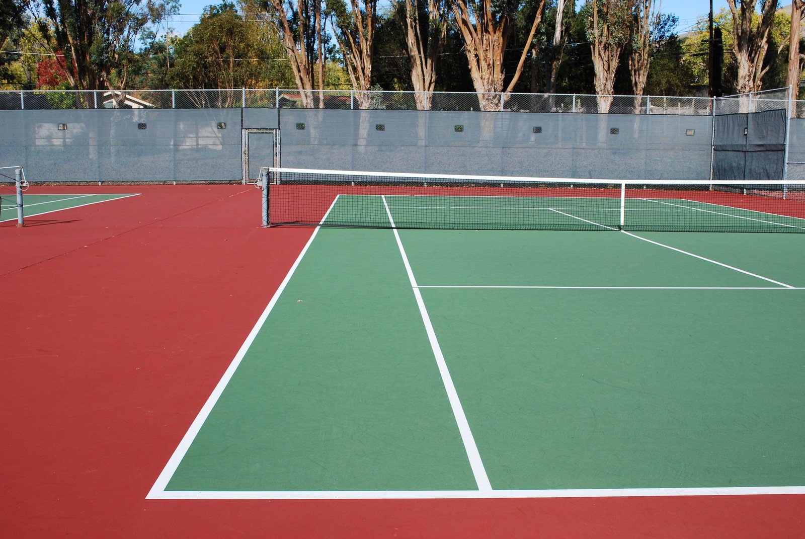 Pickleball Food Pub, Pickleball Courts